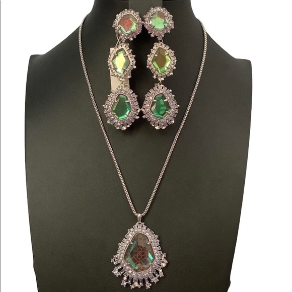 Kendra Scott Jewelry - 🐘🐘💓 Kendra Scott Earrings and Necklace Set